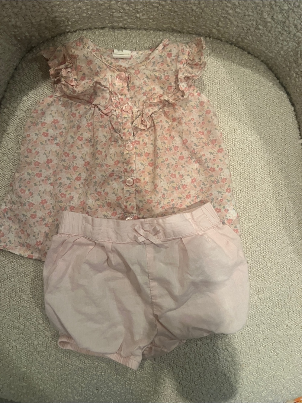 H&M Light Pink Floral Ruffle Top with Pale Pink Shorts 9-12 months EUC